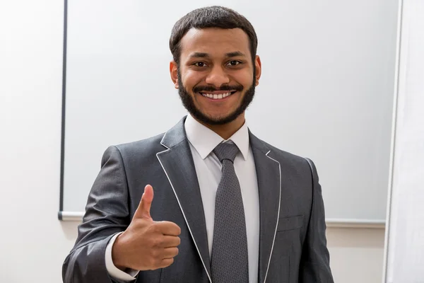 Joven sonriendo. — Foto de Stock