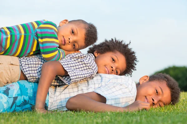 Tre bambini divertenti . — Foto Stock