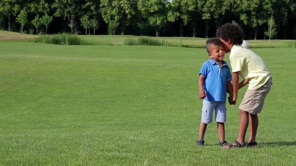 Filhos felizes. — Vídeo de Stock