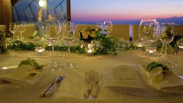 Mooie bruiloft tafel setting. — Stockvideo