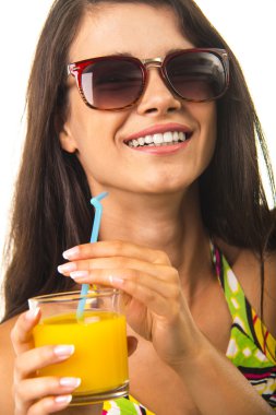 Güneş gözlük gülümsemek güzel Bayan.