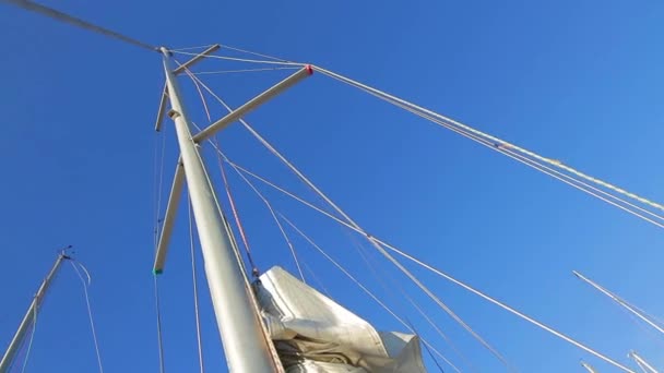 Mast of the yacht. Lowered the sail of boat. — Stock Video