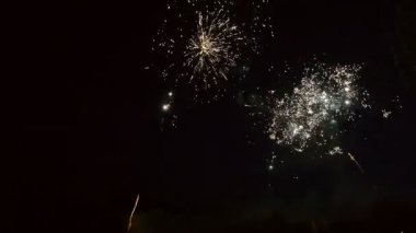 Büyük havai fişek gösterisi.
