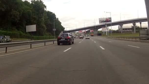 Le auto vanno disaccoppiate . — Video Stock