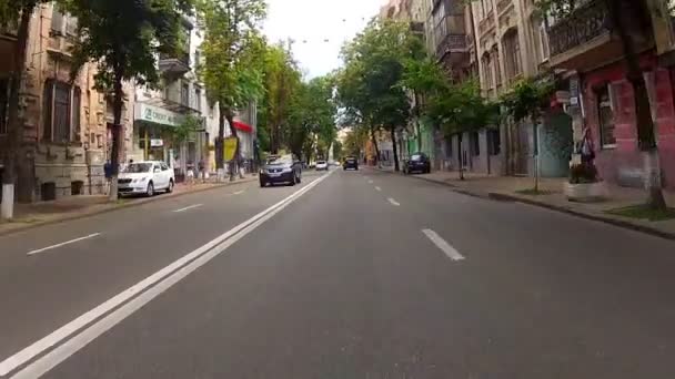 Trafic dans la ville. — Video