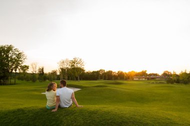 Park adam ve kız geri kalan.