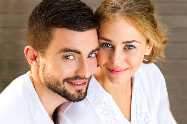 sevgi dolu bir çift portre.