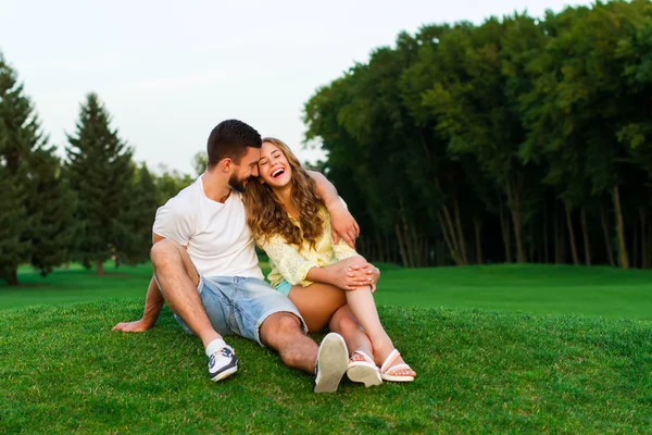 Couple heureux amoureux. — Photo