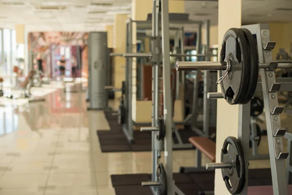 Entraîneurs dans la salle de gym . — Photo