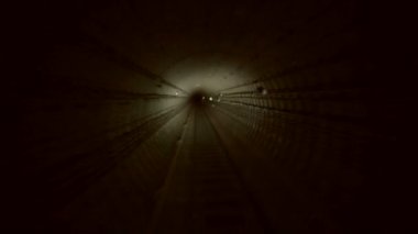 Metro tüneli. Bomba sığınağı.