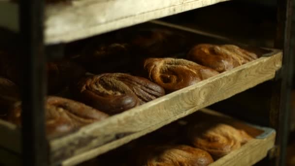 Pães frescos. Sobremesa do forno . — Vídeo de Stock