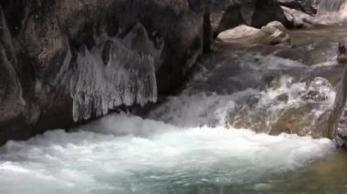 Himalayalar kaba Nehri