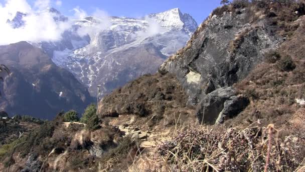 Veduta dell'Himalaya nel punto sopra Namche Bazaar — Video Stock
