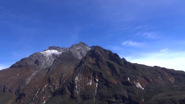 Blick auf die Rwenzori-Berge und den Budzhuku-See — Stockvideo