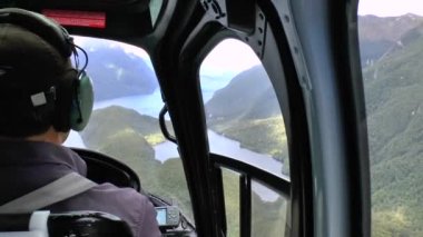 Helikopter kokpitte pilot