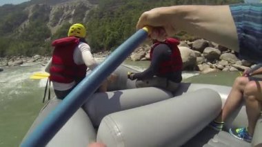 Nepal Bhote-Koshi nehirde rafting