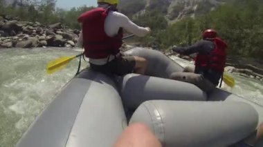 Nepal Bhote-Koshi nehirde rafting
