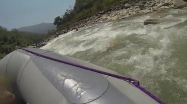 Nepal Bhote-Koshi nehirde rafting