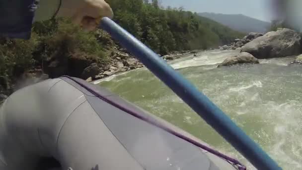 Rafting auf dem bhote-koshi Fluss, Nepal — Stockvideo