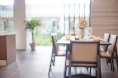 Bulanık yemek odası arka planı, ürün görüntüsü.
