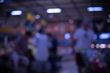 Bulanık görüntü alışveriş mal ve bokeh, serin mavi renk tonu