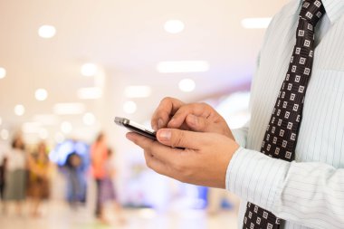 İşkadını alışveriş merkezi.