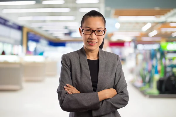 İşkadını alışveriş merkezi.