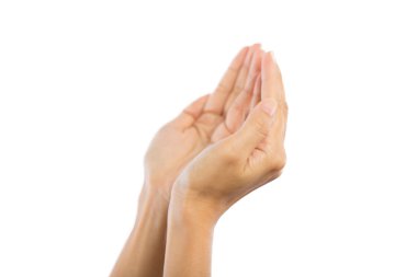 Beyaz arka plan üzerinde izole dua eden eller.