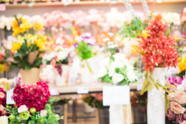 Blurred image of shopping mall and bokeh background