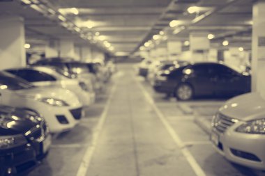 Yeraltı otopark araba ile: Vintage filtre