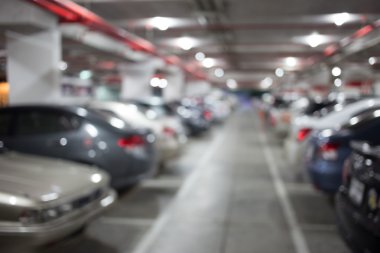 Yeraltı otopark araba ile: Blur görüntü.