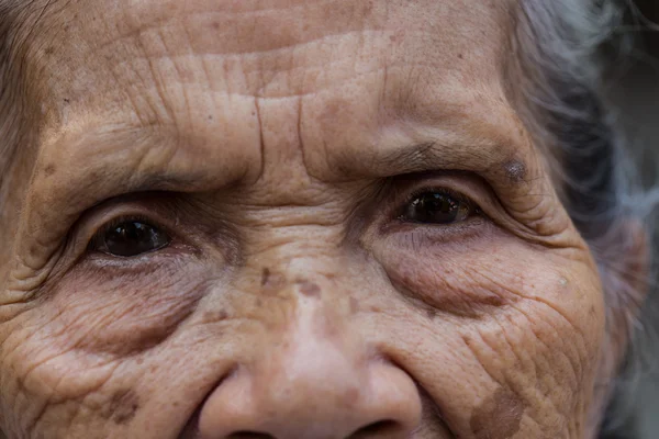 Portret senior kobieta Azji — Zdjęcie stockowe