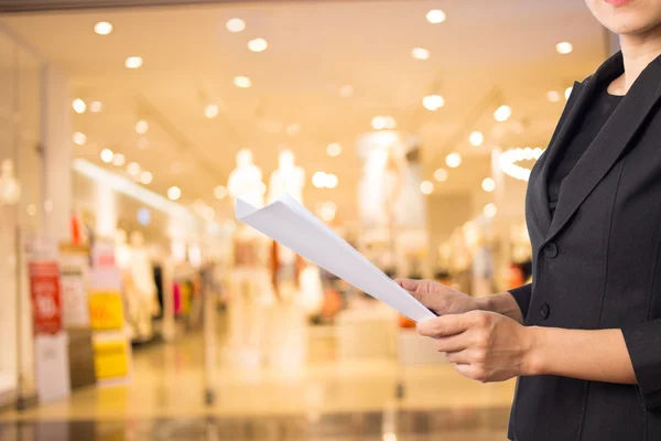 A iş belge okuma işkadını.