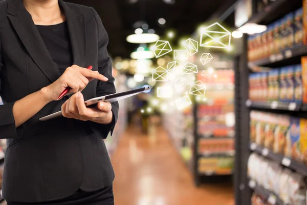 İşkadını alışveriş merkezi.