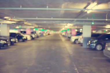 Yeraltı otopark araba ile: Vintage filtre