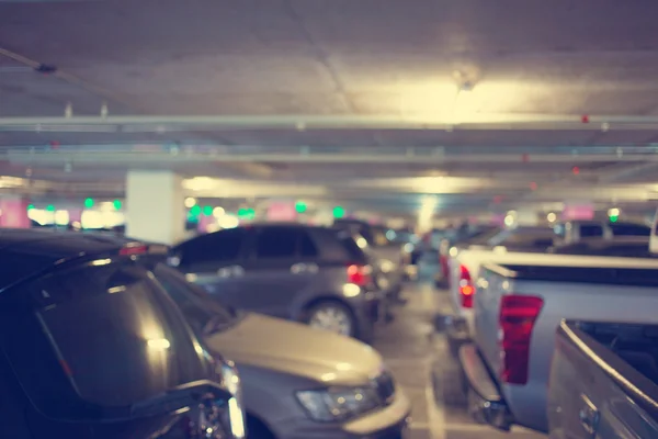 Podziemny parking z samochodu: filtr Vintage — Zdjęcie stockowe