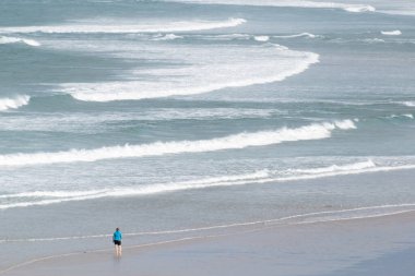 Barrow plajında uzak bir yerde, Tralee golf kulübünde, İrlanda 'da güzel bir günde