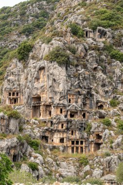 Demre, Myra, Türkiye 'deki antik, kaya kesimli lycian mezarları