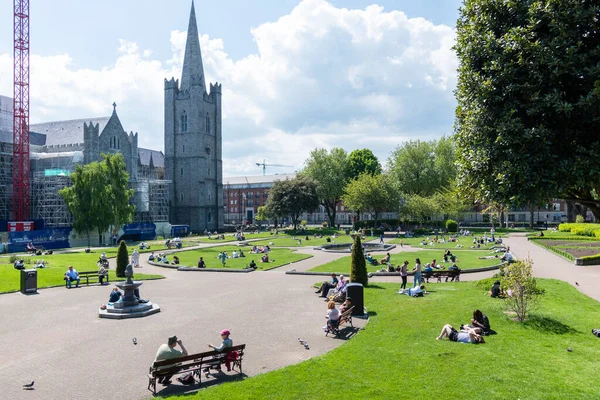 St. Patricks Park in Dublin Stadt Sommer 2021. lizenzfreie Stockbilder