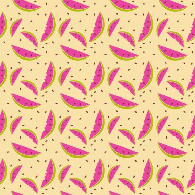 Taze karpuz dilimleri ve sarı kum zemininde tohumları olan kusursuz bir desen.