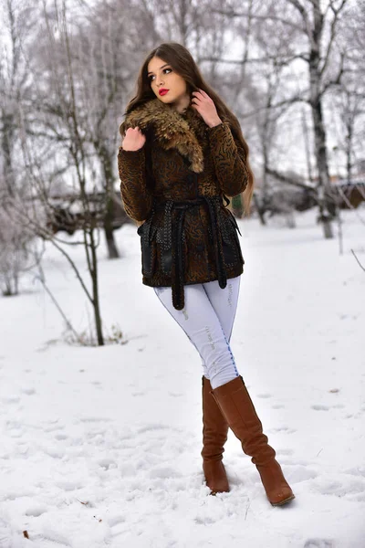 Muito Charmoso Jovem Menina Bonita Parque Inverno — Fotografia de Stock