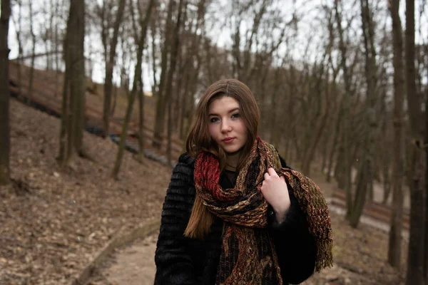 Closeup Retrato Livre Jovem Mulher Bonita Bonita Tempo Frio Inverno — Fotografia de Stock