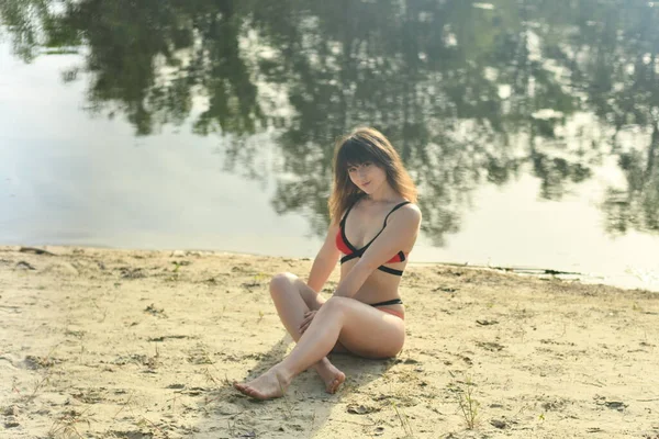 Pretty Young Girl Stylish Swimsuit Sitting Beach — Stock Photo, Image