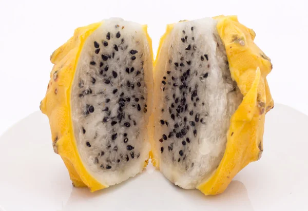 Yellow Pitahaya (Selenicereus megalanthus), Pitaya or Dragon Fruit. Picture taken in Peru. — Stock Photo, Image