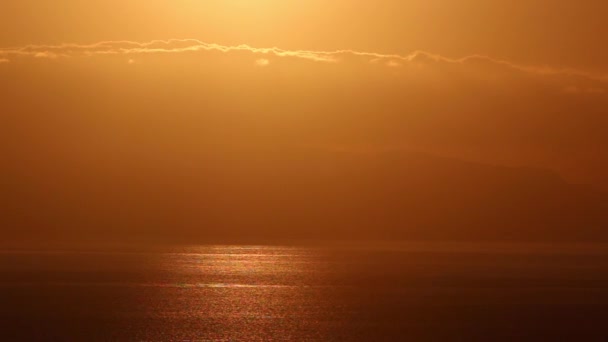 Dramatische wolken tijd vervallen zonsondergang met warme licht full Hd 1920 x 1080 — Stockvideo
