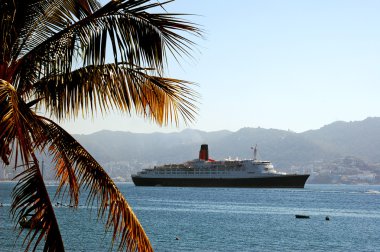 Queen Elizabeth 2 cruise gemi Acapulco, Meksika için ziyaret.