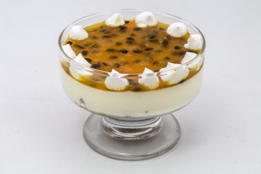 Passion fruit cheesecake bir cam.