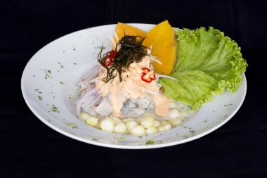 Perulu gıda: balık ceviche rocoto krem.