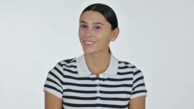 Genç Latin Kadın İşaret ve Davet, Beyaz Arkaplan