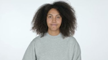 Başparmakları Aşağı, Beyaz Geçmişli Genç Afrikalı Kadın 